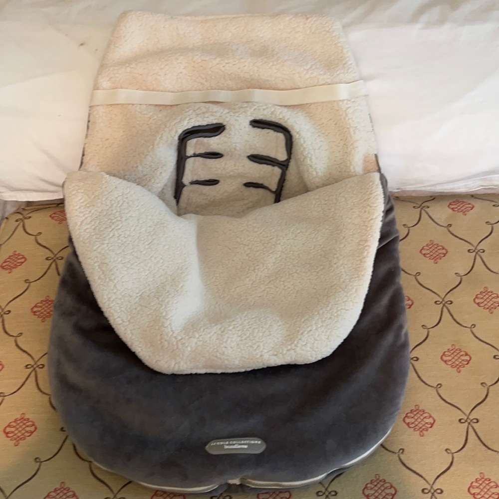 JJ Cole bundleme car seat cover